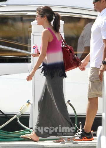 Selena Gomez Feet Toes And Soles 2248