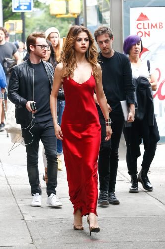 Selena Gomez Feet Toes And Soles 2282