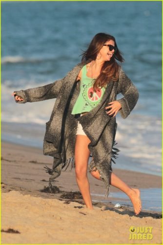 Selena Gomez Feet Toes And Soles 2331
