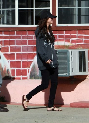 Selena Gomez Feet Toes And Soles 2585
