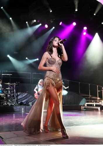 Selena Gomez Feet Toes And Soles 2621