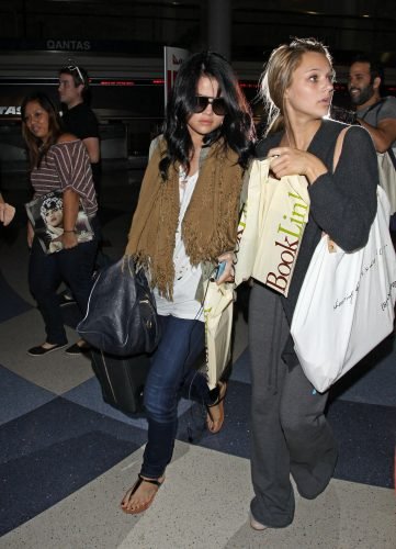 Selena Gomez Feet Toes And Soles 2817
