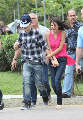Selena Gomez Feet Toes And Soles 3037