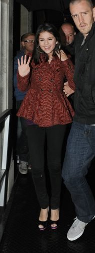 Selena Gomez Feet Toes And Soles 3067