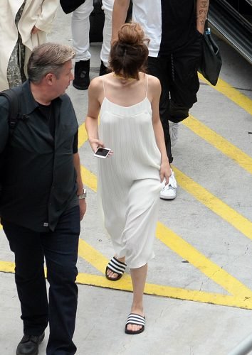 Selena Gomez Feet Toes And Soles 3414
