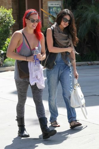 Selena Gomez Feet Toes And Soles 3597