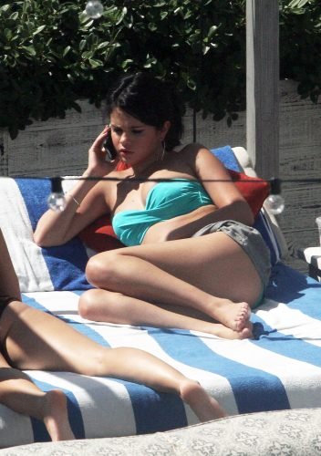 Selena Gomez Feet Toes And Soles 3625