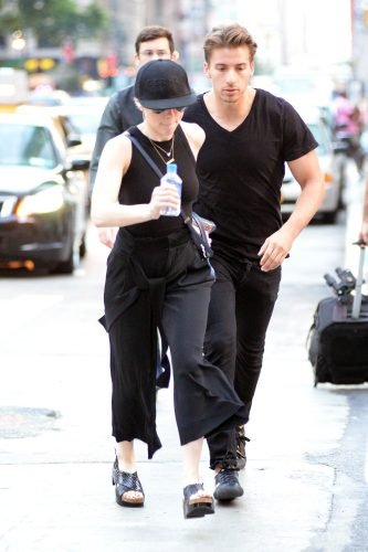 Scarlett Johansson Feet Toes And Soles 1001