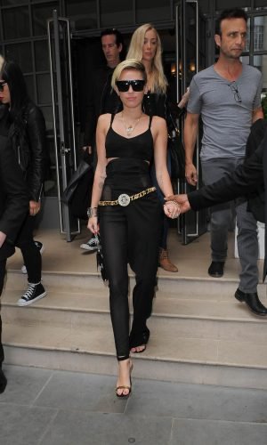 Miley Cyrus Feet Toes And Soles 209