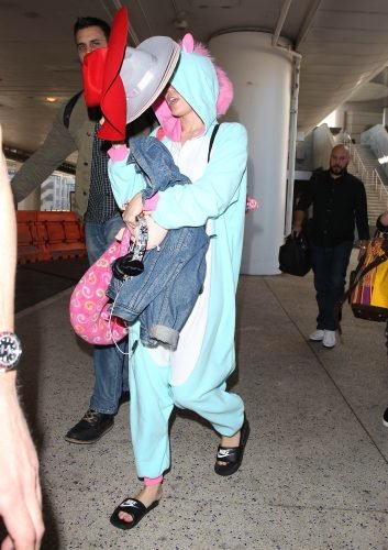 Miley Cyrus Feet Toes And Soles 395