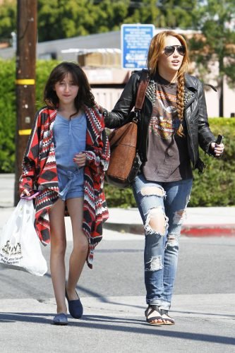 Miley Cyrus Feet Toes And Soles 644