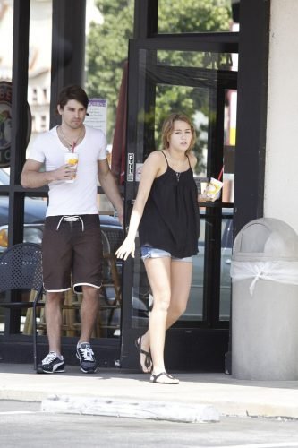 Miley Cyrus Feet Toes And Soles 683