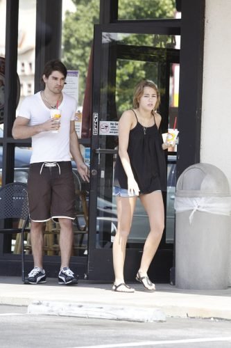 Miley Cyrus Feet Toes And Soles 699