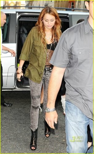 Miley Cyrus Feet Toes And Soles 747