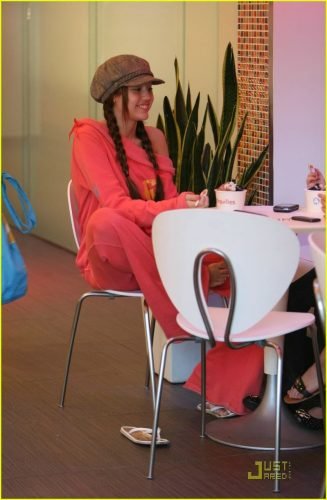 Miley Cyrus Feet Toes And Soles 1102