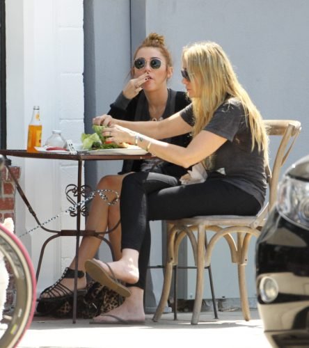 Miley Cyrus Feet Toes And Soles 1572