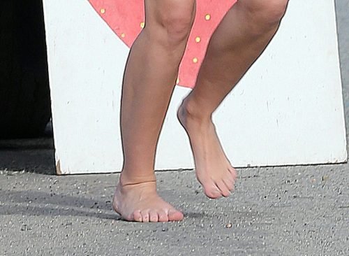 Miley Cyrus Feet Toes And Soles 2036