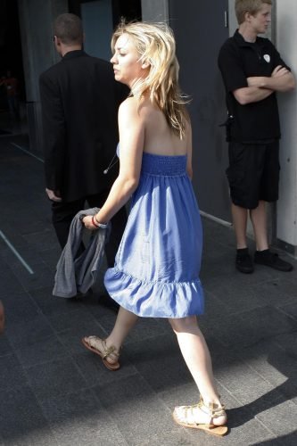 Kaley Cuoco Feet Toes And Soles 102