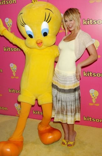 Kaley Cuoco Feet Toes And Soles 129