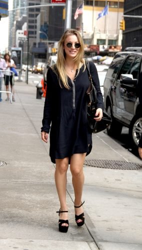 Kaley Cuoco Feet Toes And Soles 202