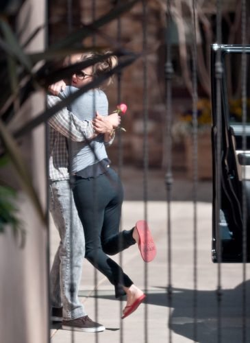 Kaley Cuoco Feet Toes And Soles 261