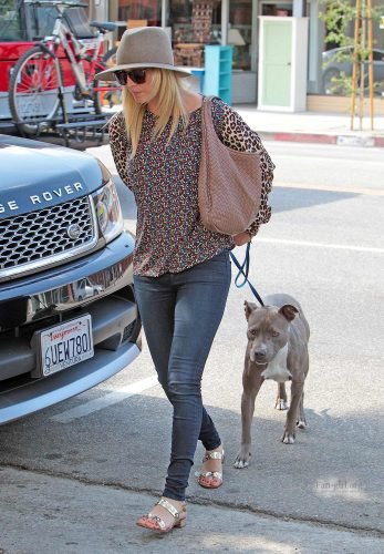 Kaley Cuoco Feet Toes And Soles 462