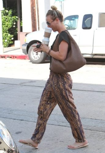 Kaley Cuoco Feet Toes And Soles 517