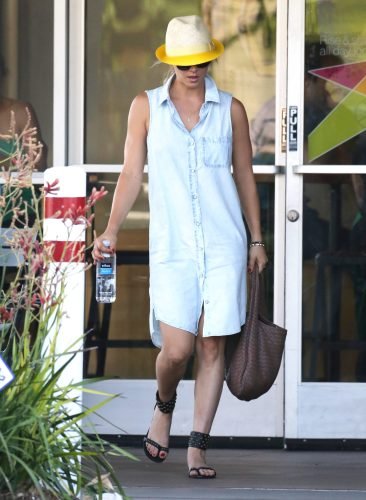 Kaley Cuoco Feet Toes And Soles 539