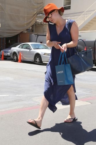Kaley Cuoco Feet Toes And Soles 560