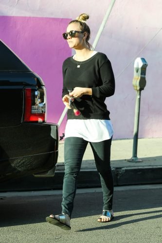 Kaley Cuoco Feet Toes And Soles 637