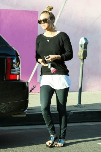 Kaley Cuoco Feet Toes And Soles 638