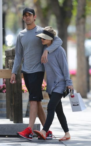 Kaley Cuoco Feet Toes And Soles 674