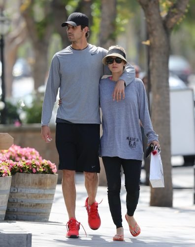 Kaley Cuoco Feet Toes And Soles 675