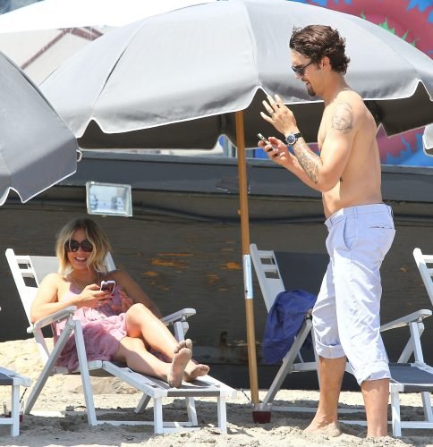 Kaley Cuoco Feet Toes And Soles 684