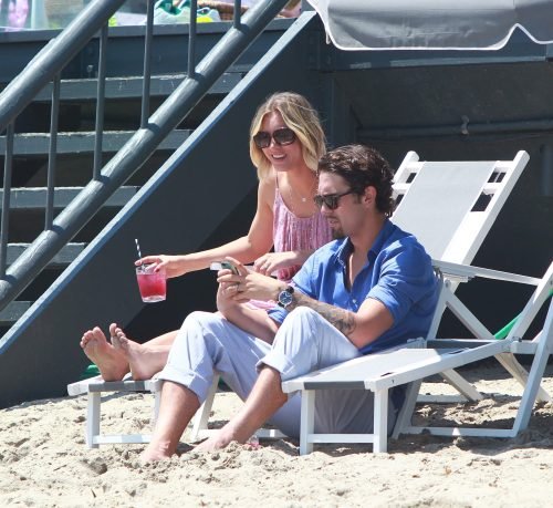 Kaley Cuoco Feet Toes And Soles 685