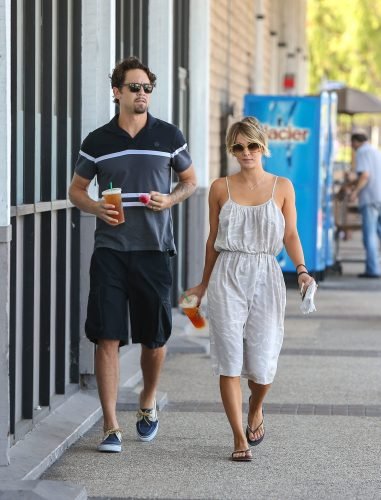 Kaley Cuoco Feet Toes And Soles 710