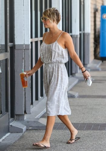 Kaley Cuoco Feet Toes And Soles 713