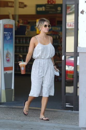 Kaley Cuoco Feet Toes And Soles 721