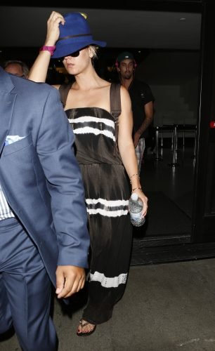 Kaley Cuoco Feet Toes And Soles 723