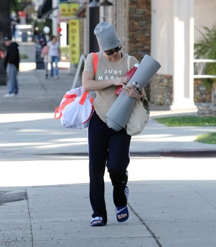 Kaley Cuoco Feet Toes And Soles 766
