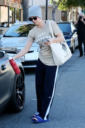 Kaley Cuoco Feet Toes And Soles 788