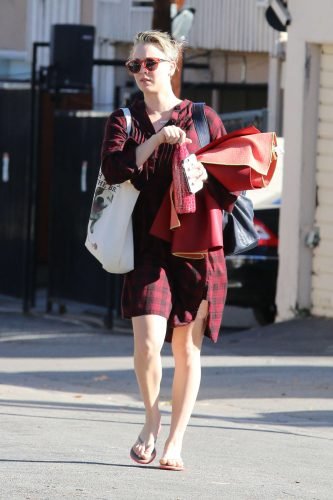 Kaley Cuoco Feet Toes And Soles 805