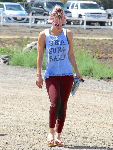 Kaley Cuoco Feet Toes And Soles 977