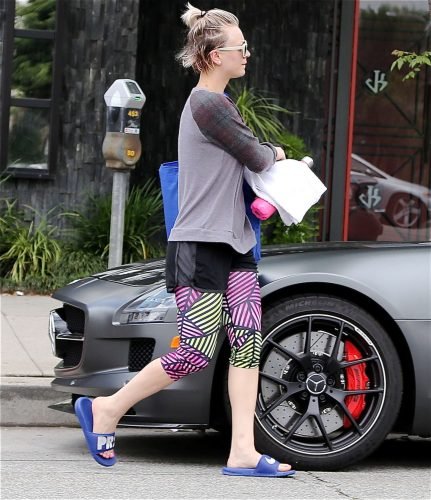 Kaley Cuoco Feet Toes And Soles 1001