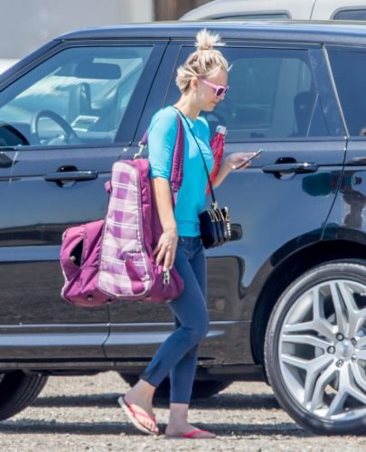 Kaley Cuoco Feet Toes And Soles 1005