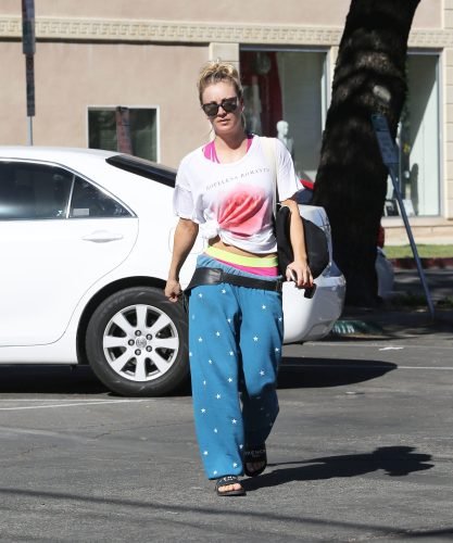 Kaley Cuoco Feet Toes And Soles 1061