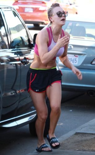 Kaley Cuoco Feet Toes And Soles 1069