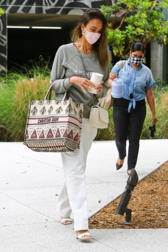 Jessica Alba Feet Toes And Soles 810
