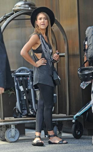 Jessica Alba Feet Toes And Soles 1452