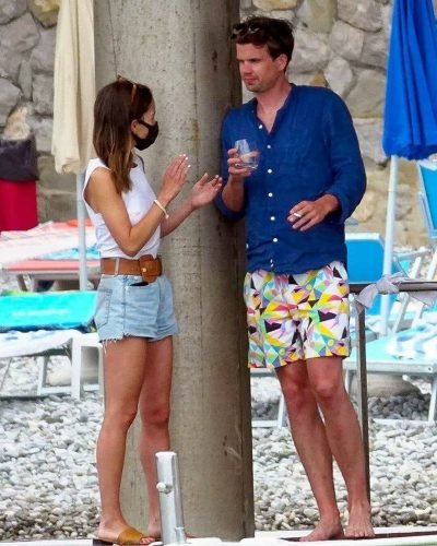 Emilia Clarke Feet Toes And Soles 731